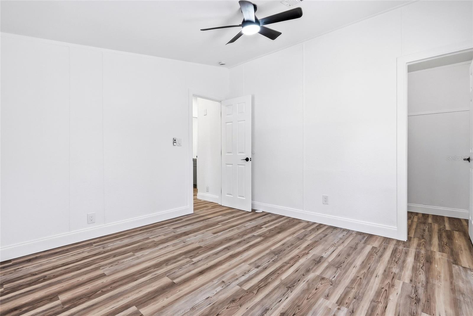 18200 NORMANDEAU ST — photo 34