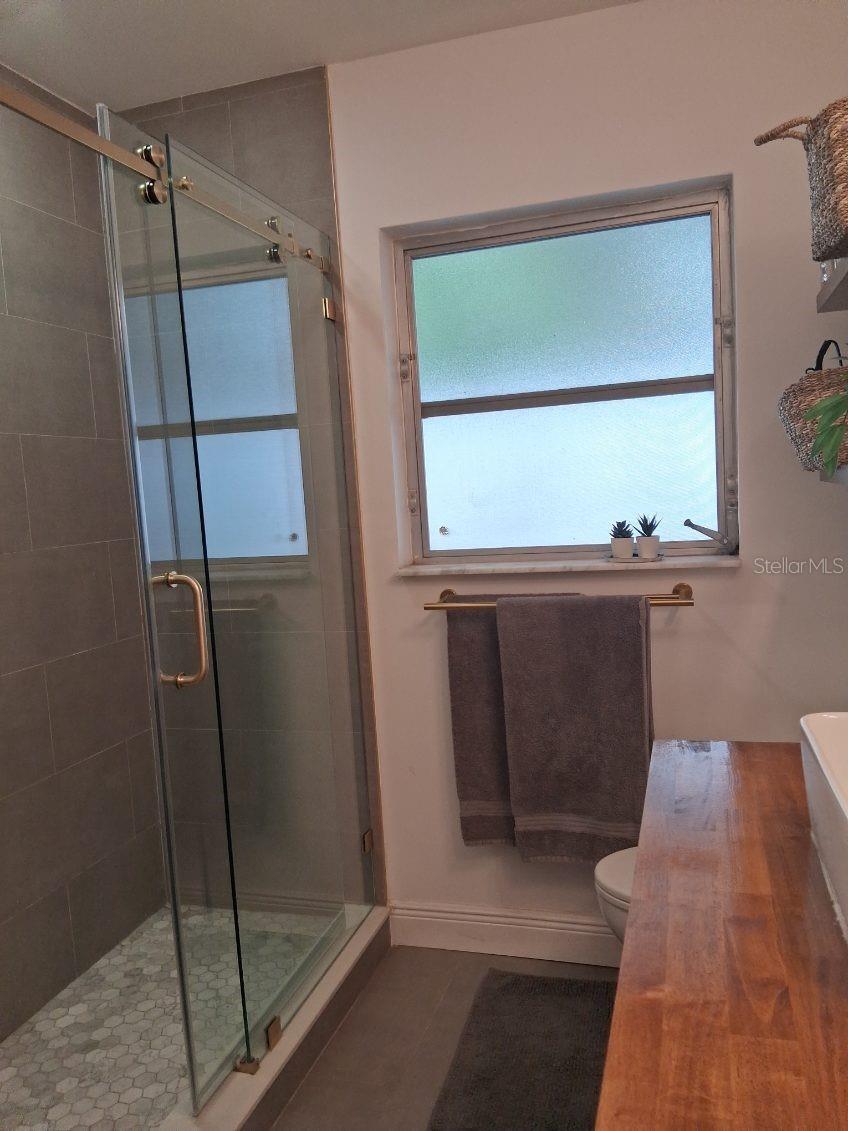 8220 YARDLEY AVE N — photo 26