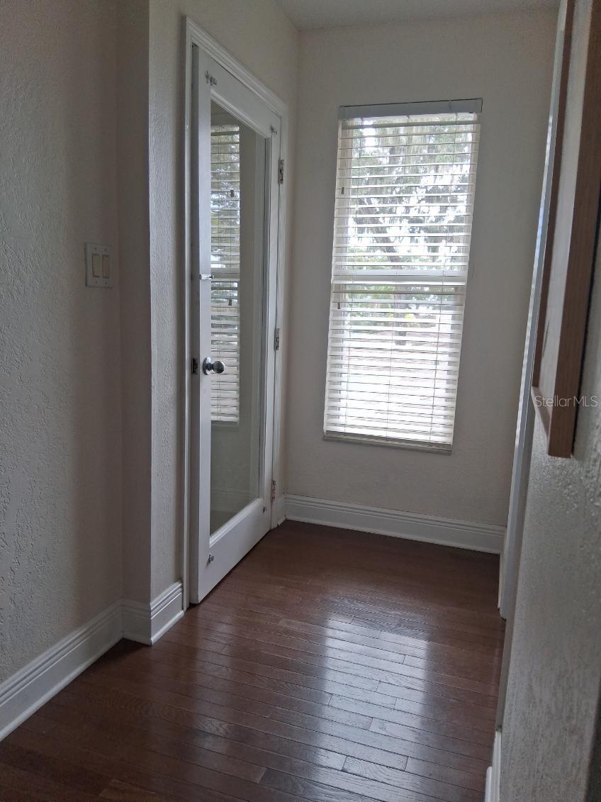8220 YARDLEY AVE N — photo 35
