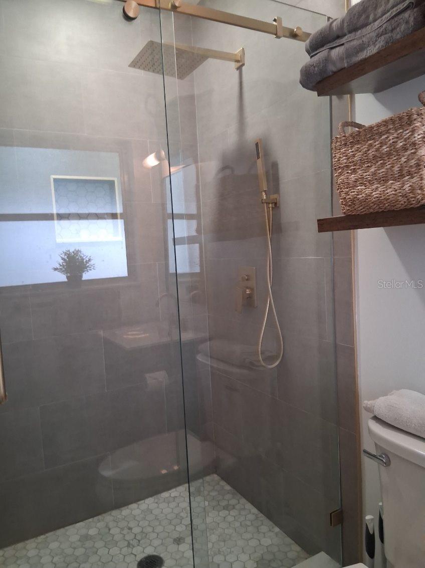 8220 YARDLEY AVE N — photo 22