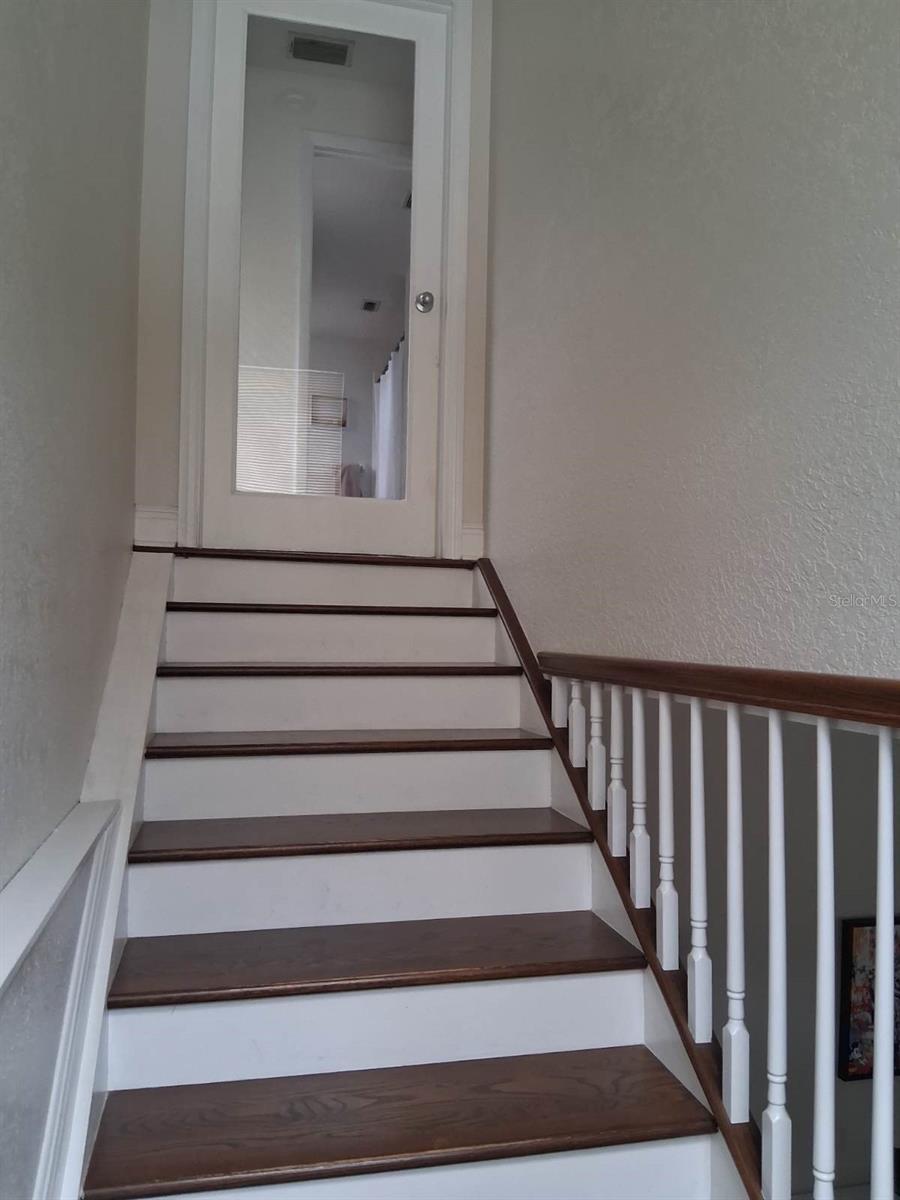 8220 YARDLEY AVE N — photo 31