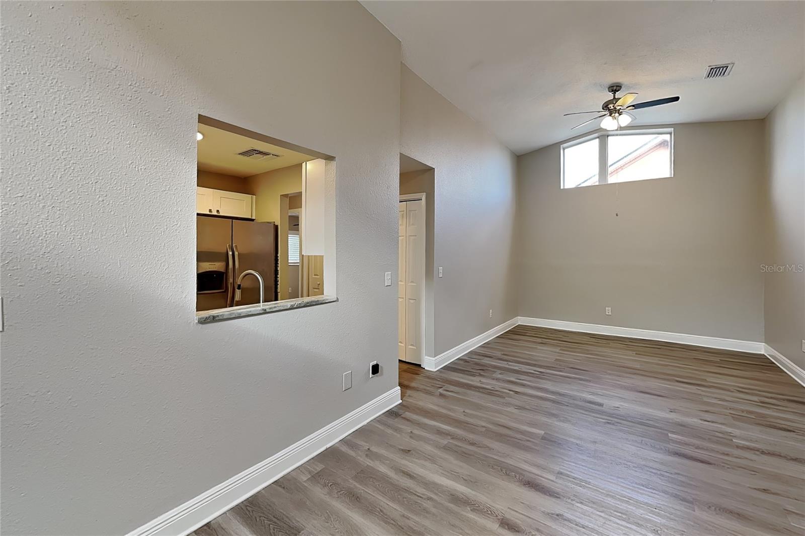 Home in PLANT CITY — photo 2