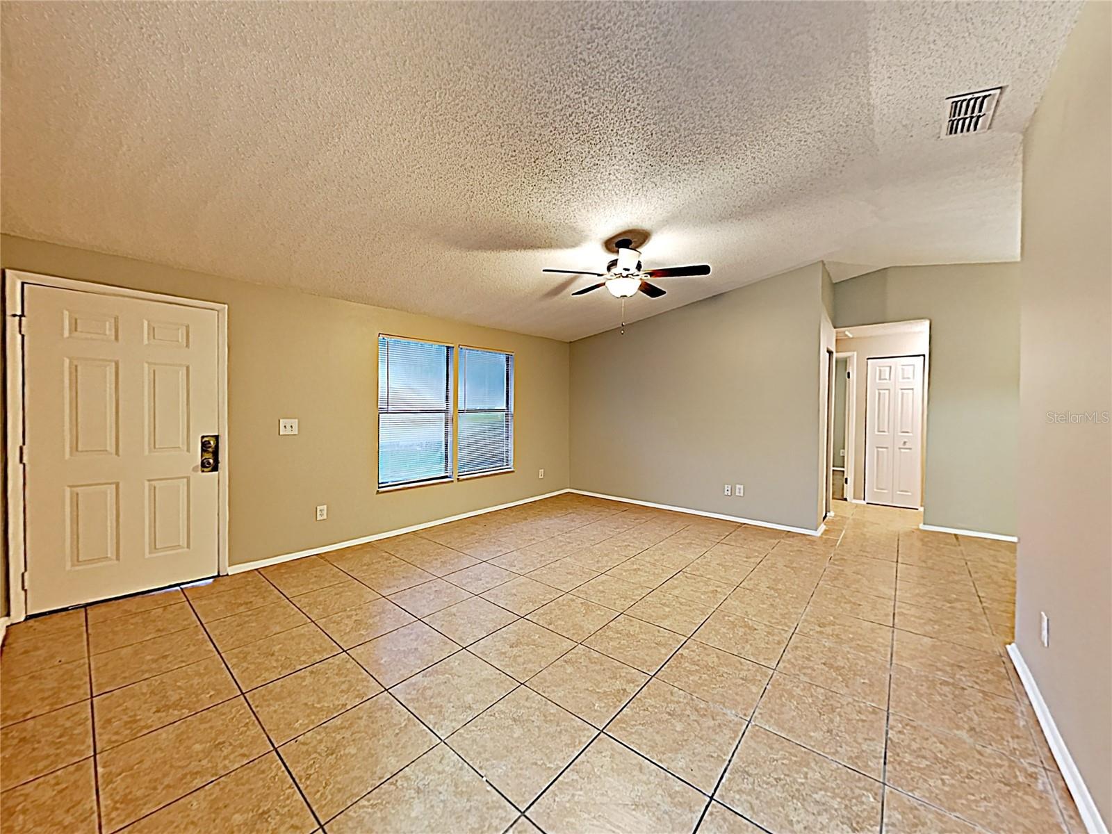 Home in BRANDON — photo 2