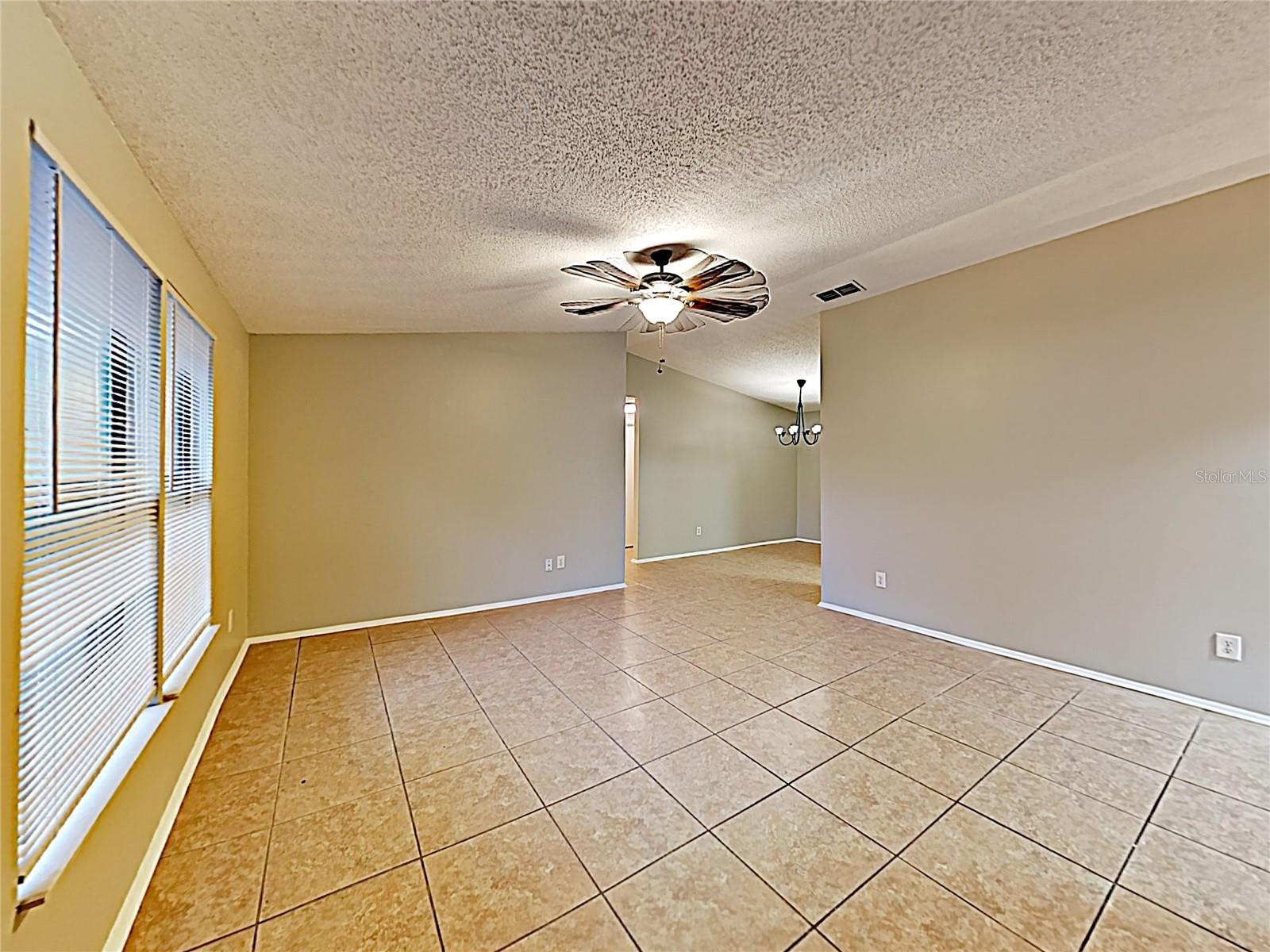 Home in BRANDON — photo 3