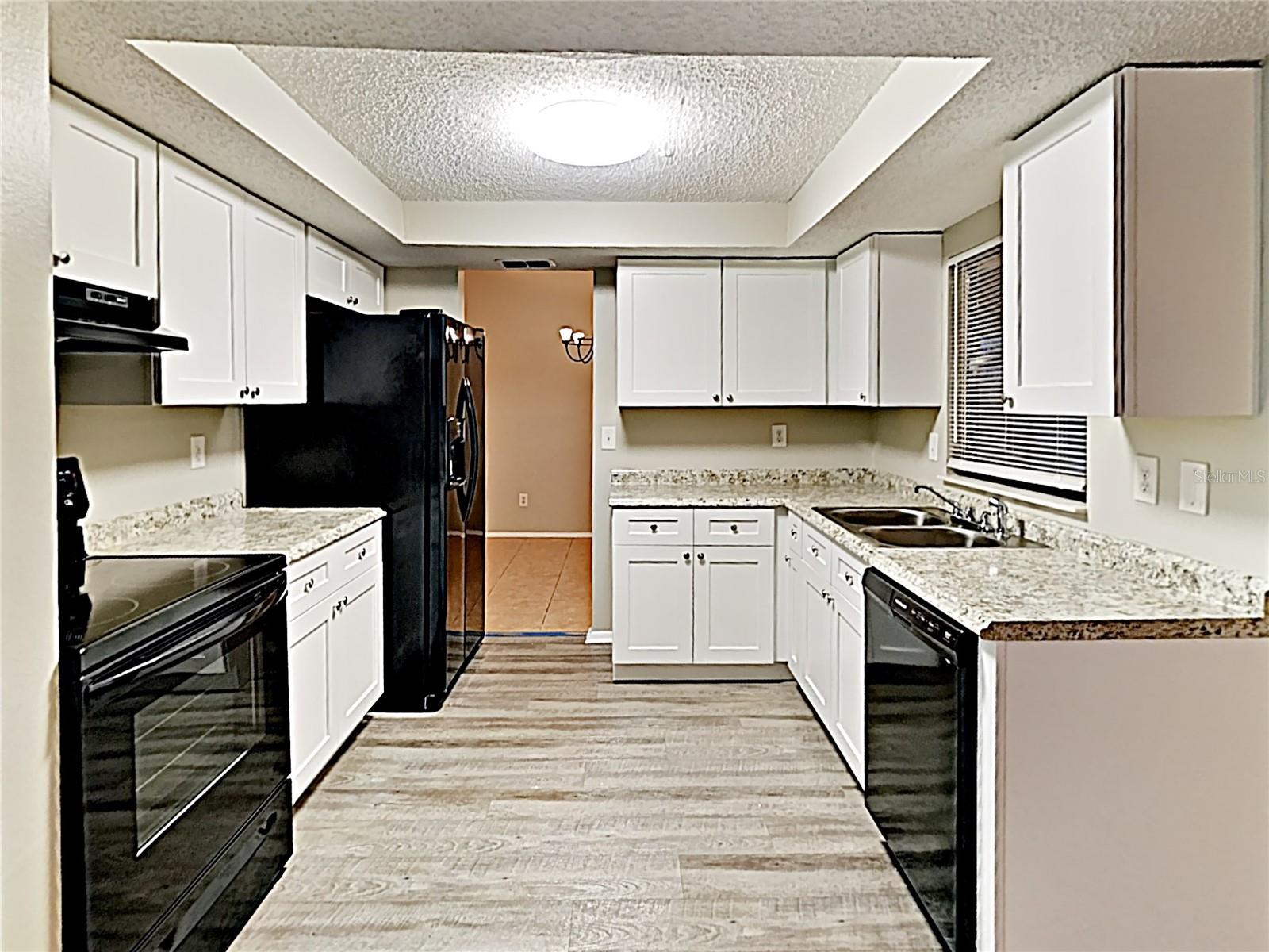 Home in BRANDON — photo 8