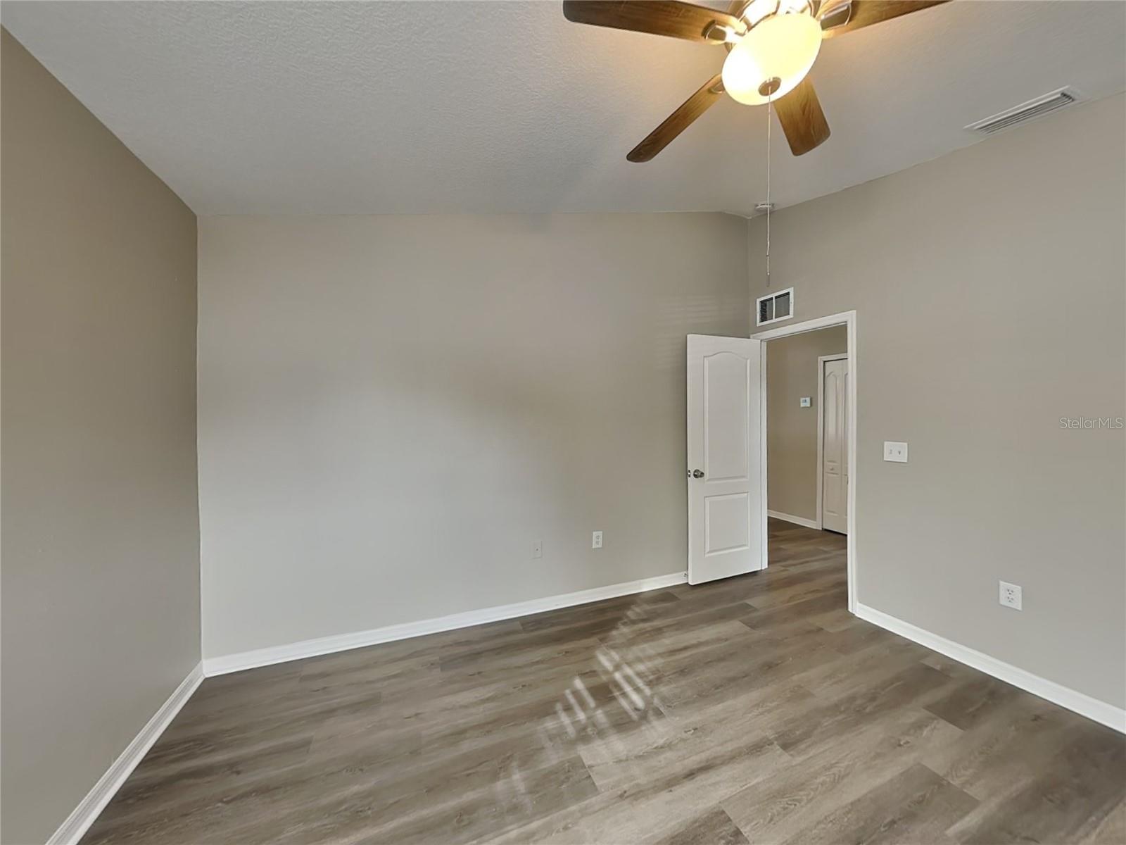 Home in SEFFNER — photo 11
