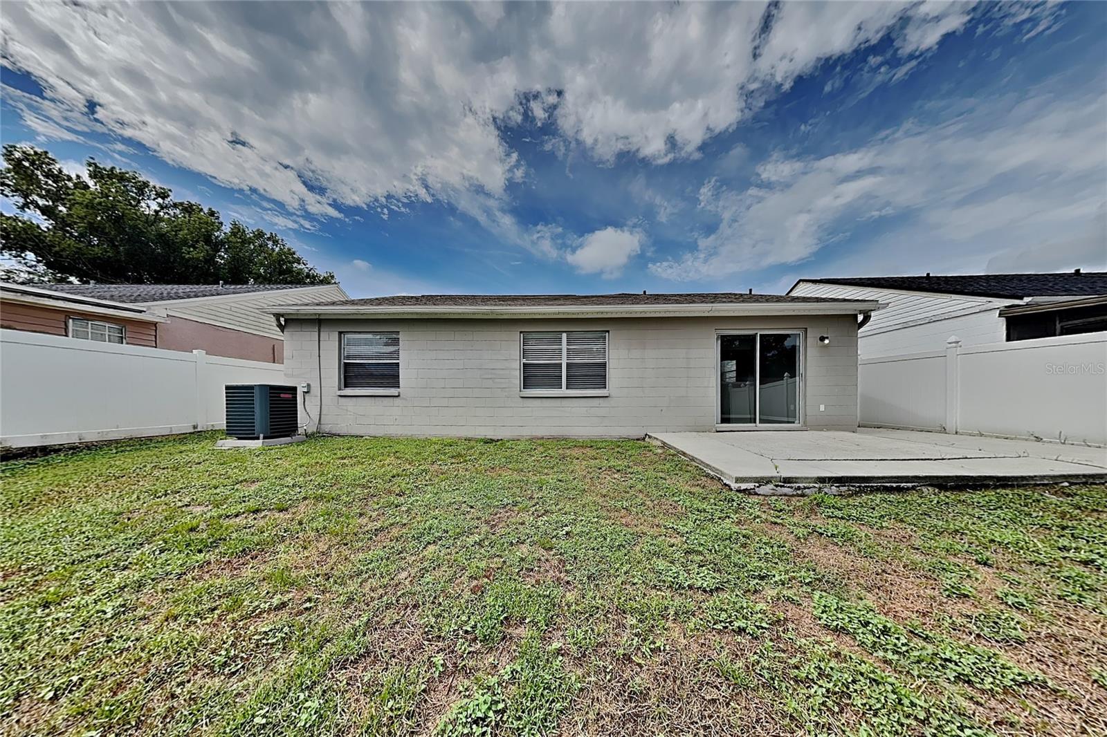 Home in VALRICO — photo 15