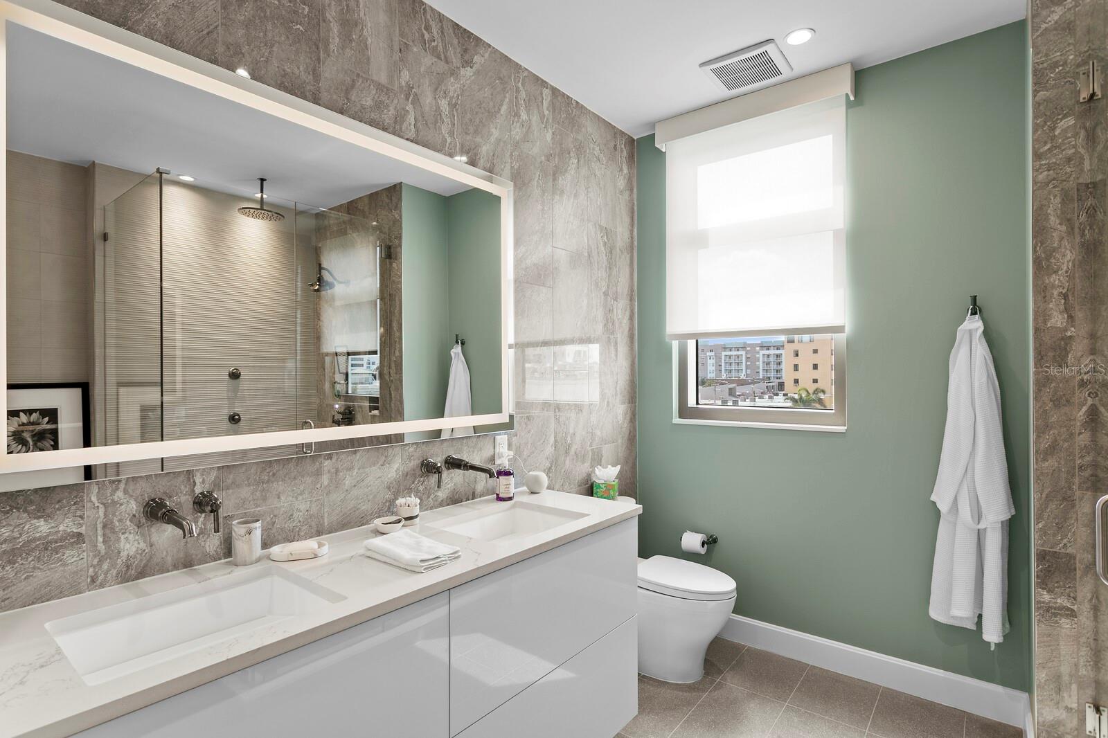 126 4TH AVE NE #502 — photo 32