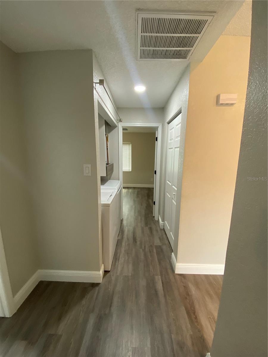 210 SAINT PETERSBURG DR E #C — photo 12