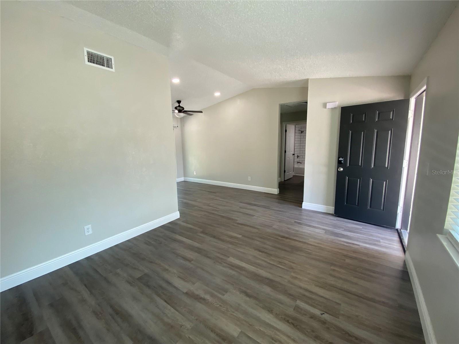 210 SAINT PETERSBURG DR E #C — photo 5