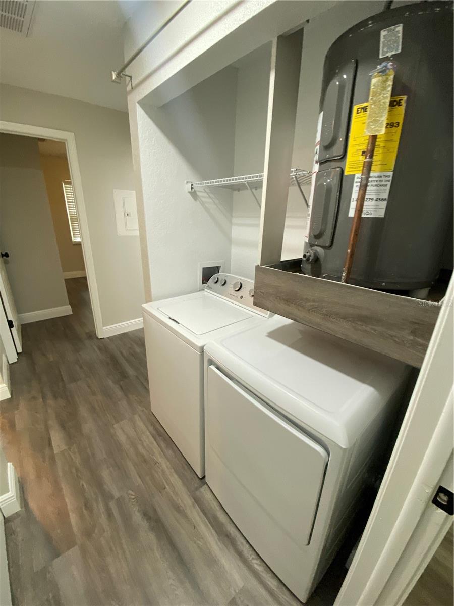210 SAINT PETERSBURG DR E #C — photo 13