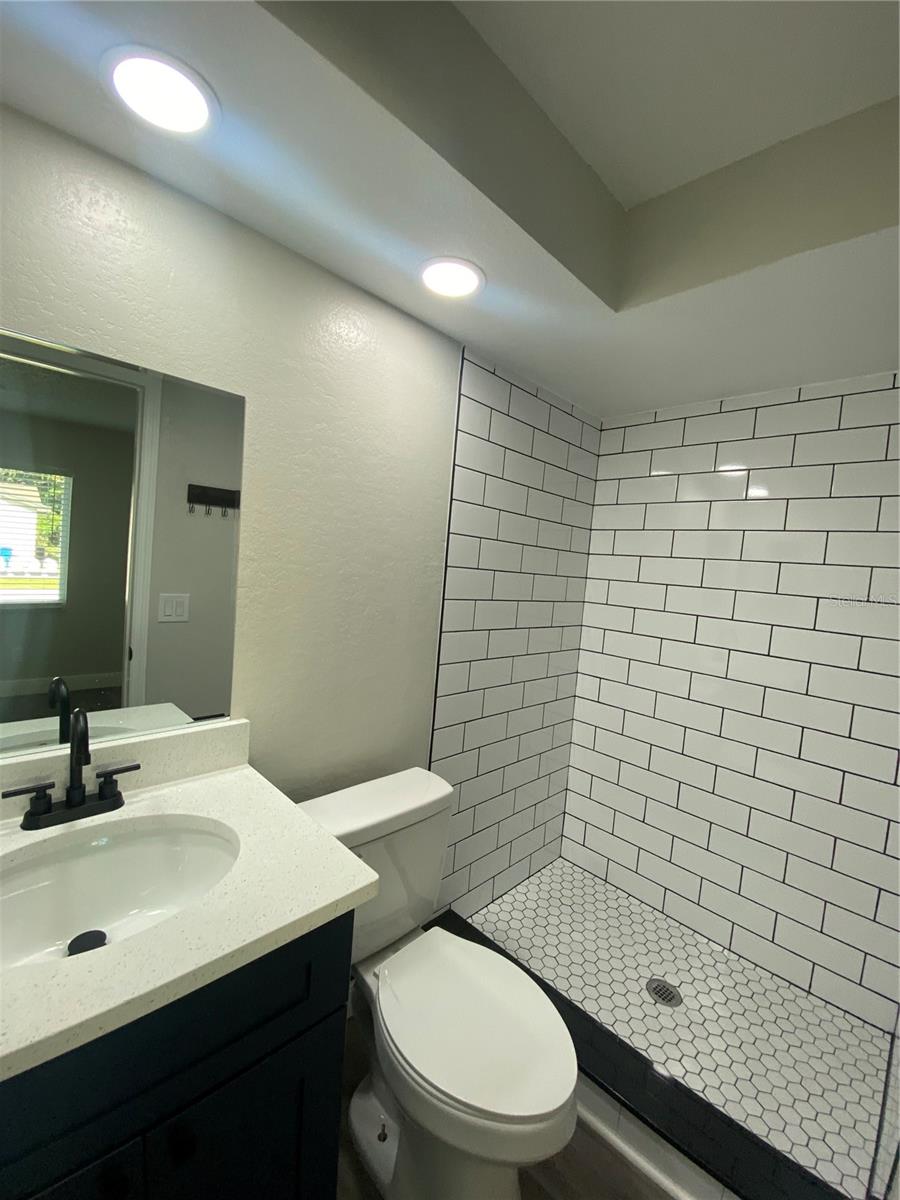 210 SAINT PETERSBURG DR E #C — photo 11