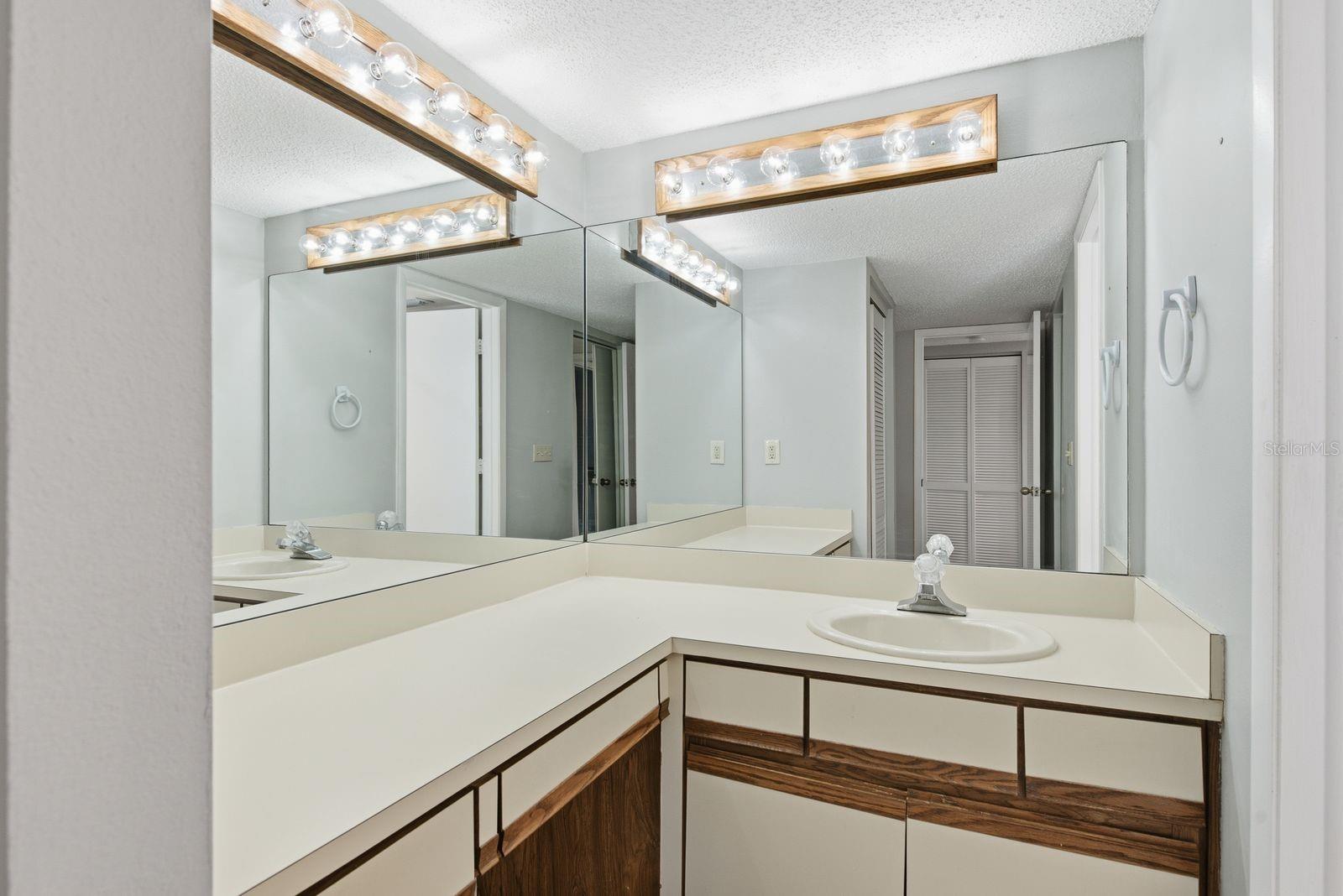 300 S FLORIDA AVE #100L — photo 25