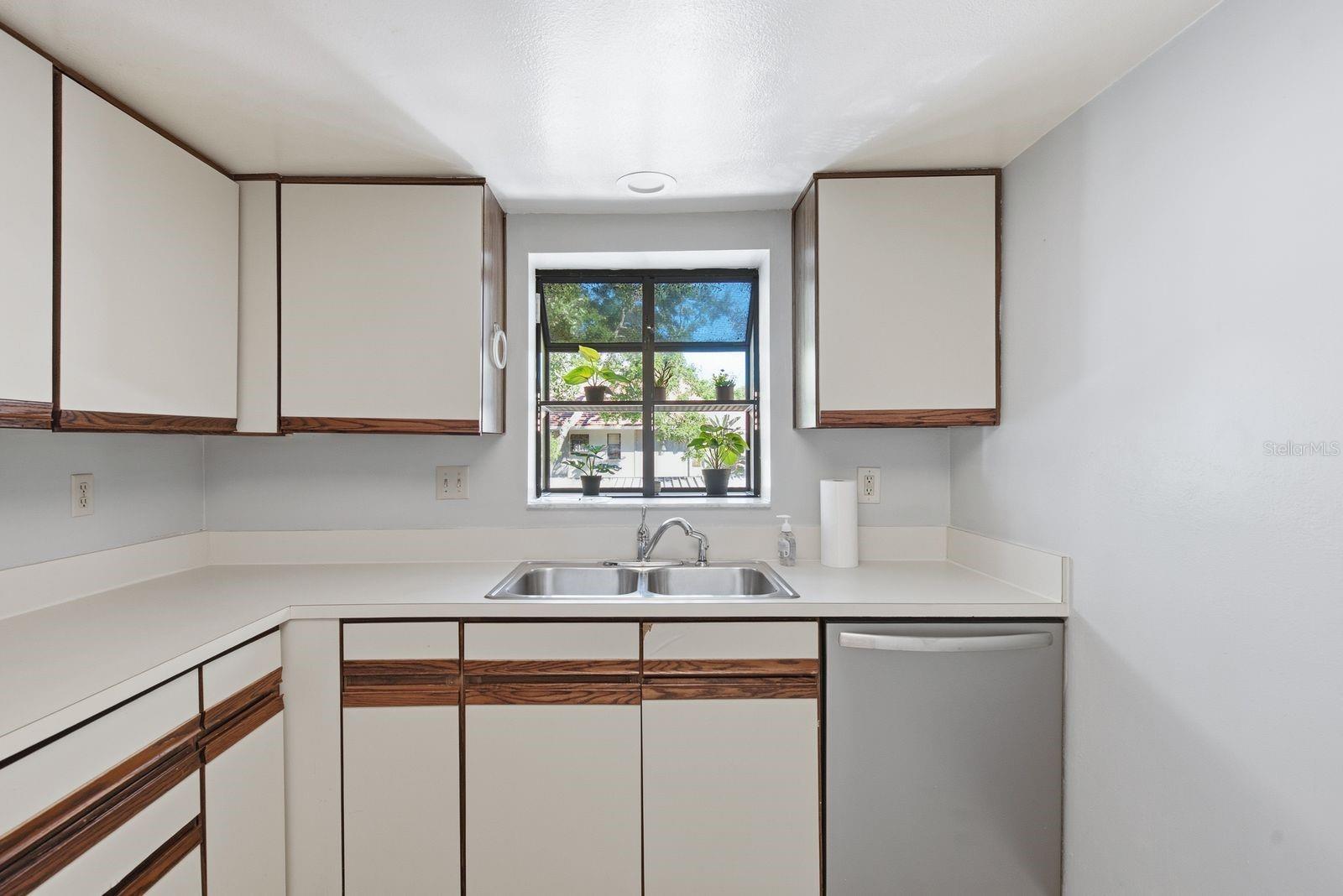 300 S FLORIDA AVE #100L — photo 16