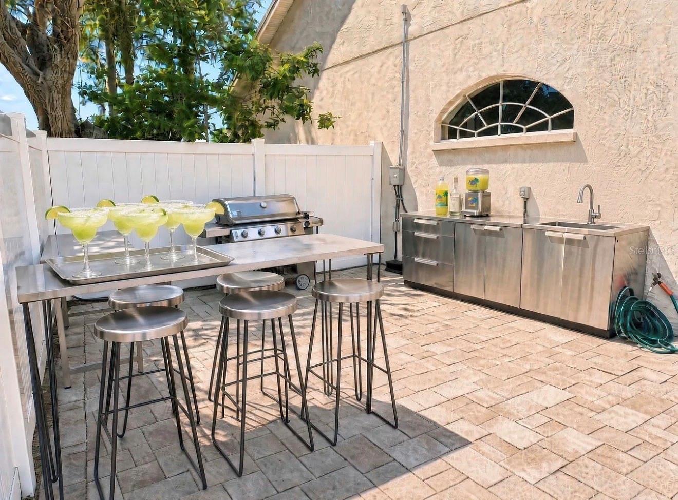 8701 MIDDLE CROSS PL — photo 4