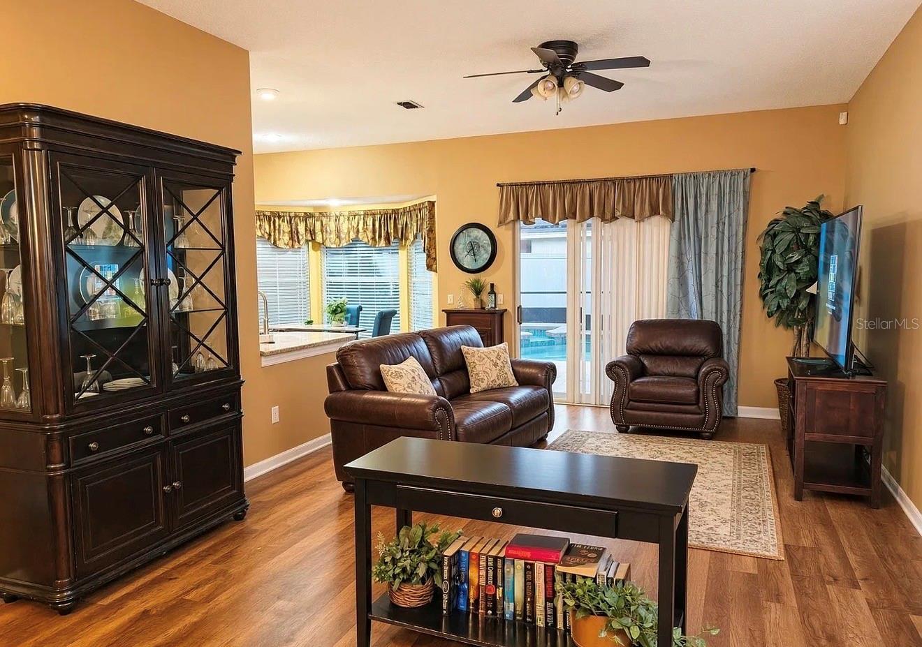 8701 MIDDLE CROSS PL — photo 12