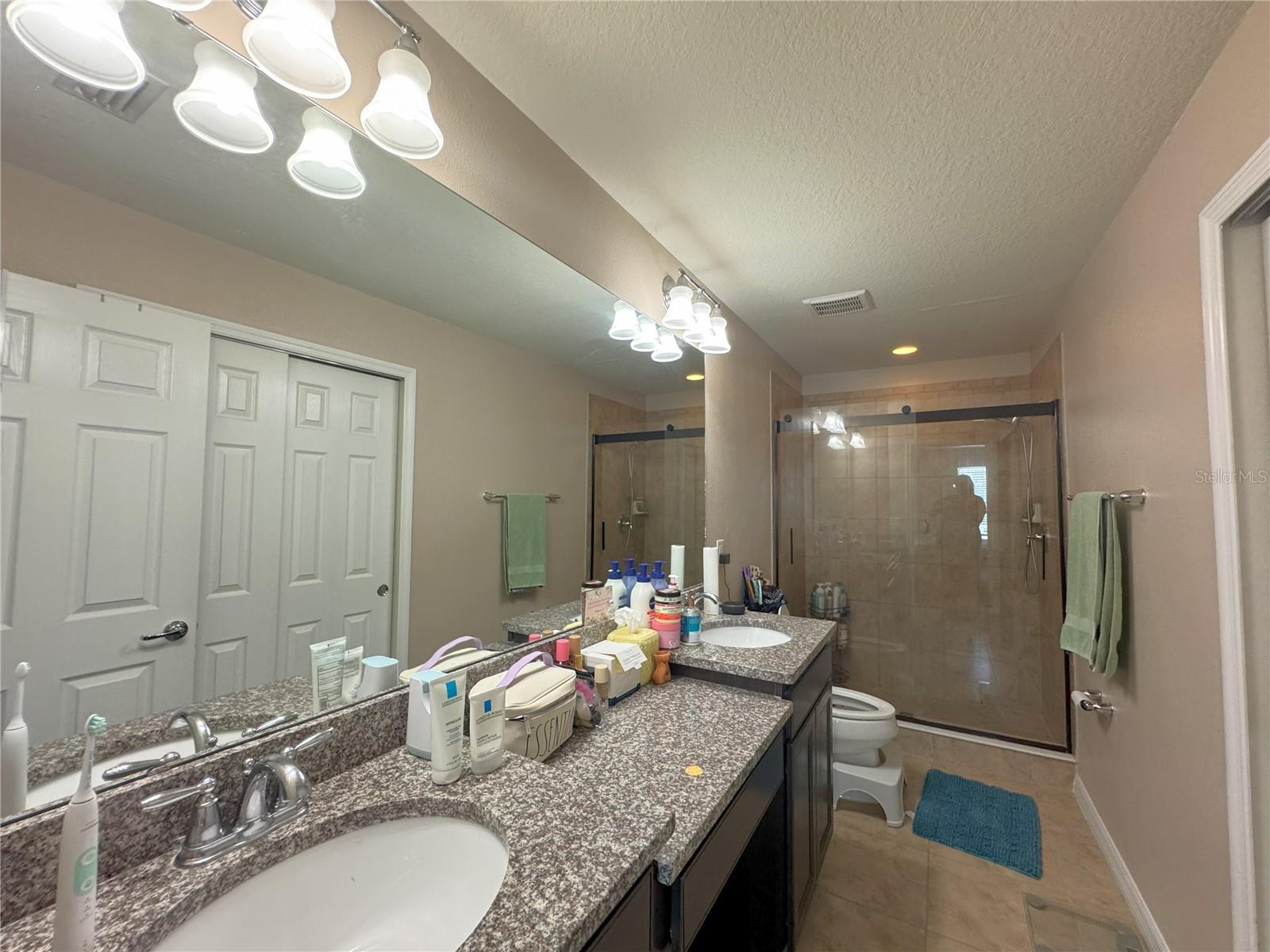 9245 HILLCROFT DR — photo 12