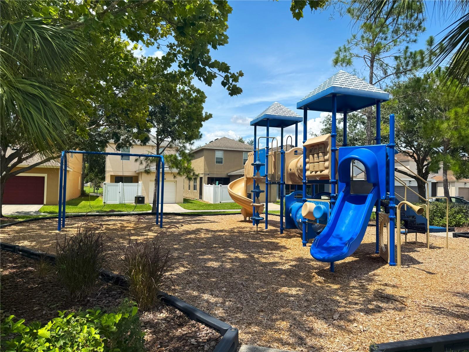 9245 HILLCROFT DR — photo 23