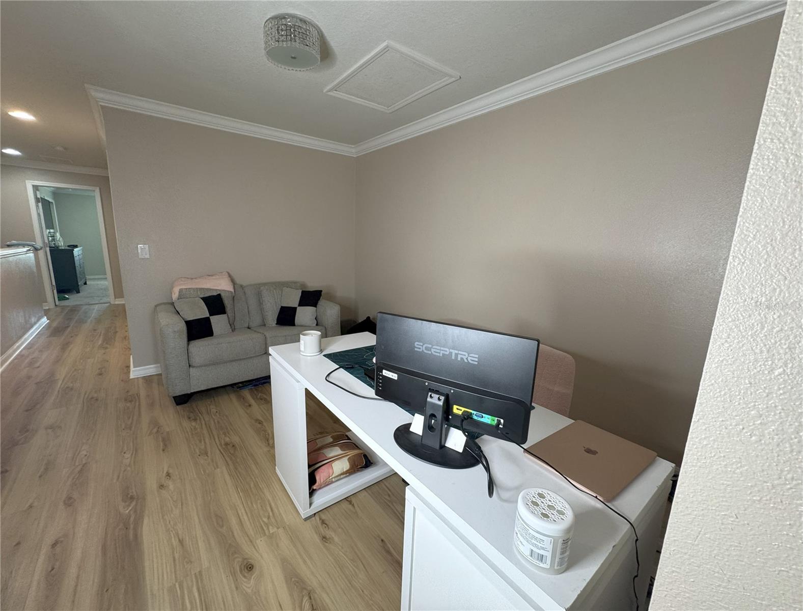 9245 HILLCROFT DR — photo 16