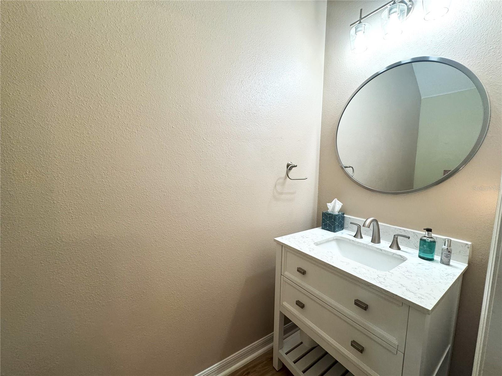 9245 HILLCROFT DR — photo 14