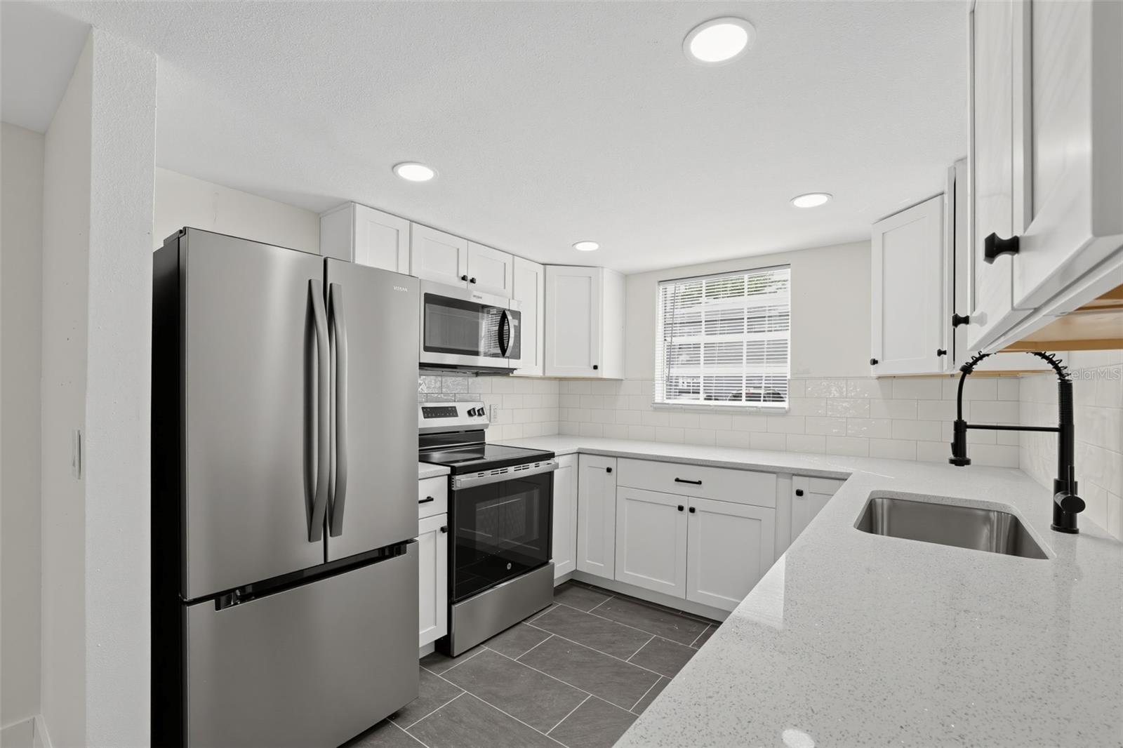 14462 REUTER STRASSE CIR #603 — photo 3
