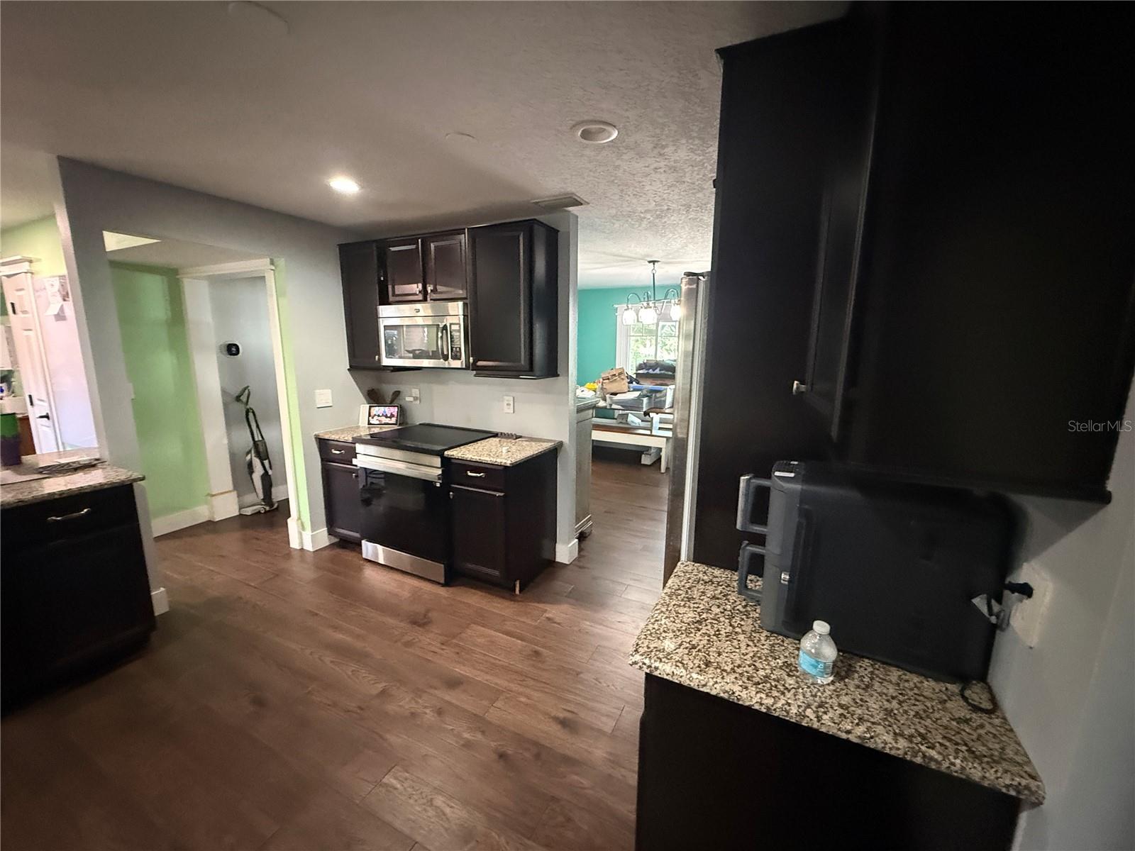 6210 S HIMES AVE — photo 3