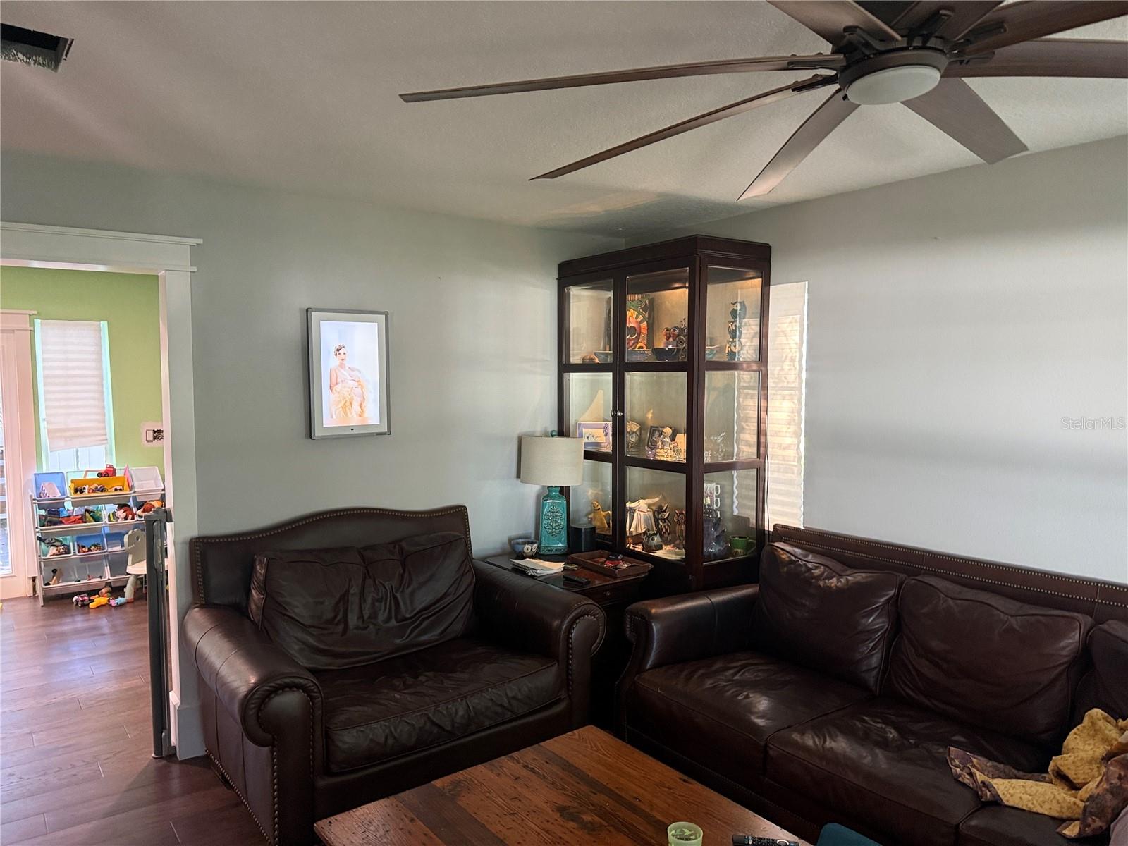 6210 S HIMES AVE — photo 32
