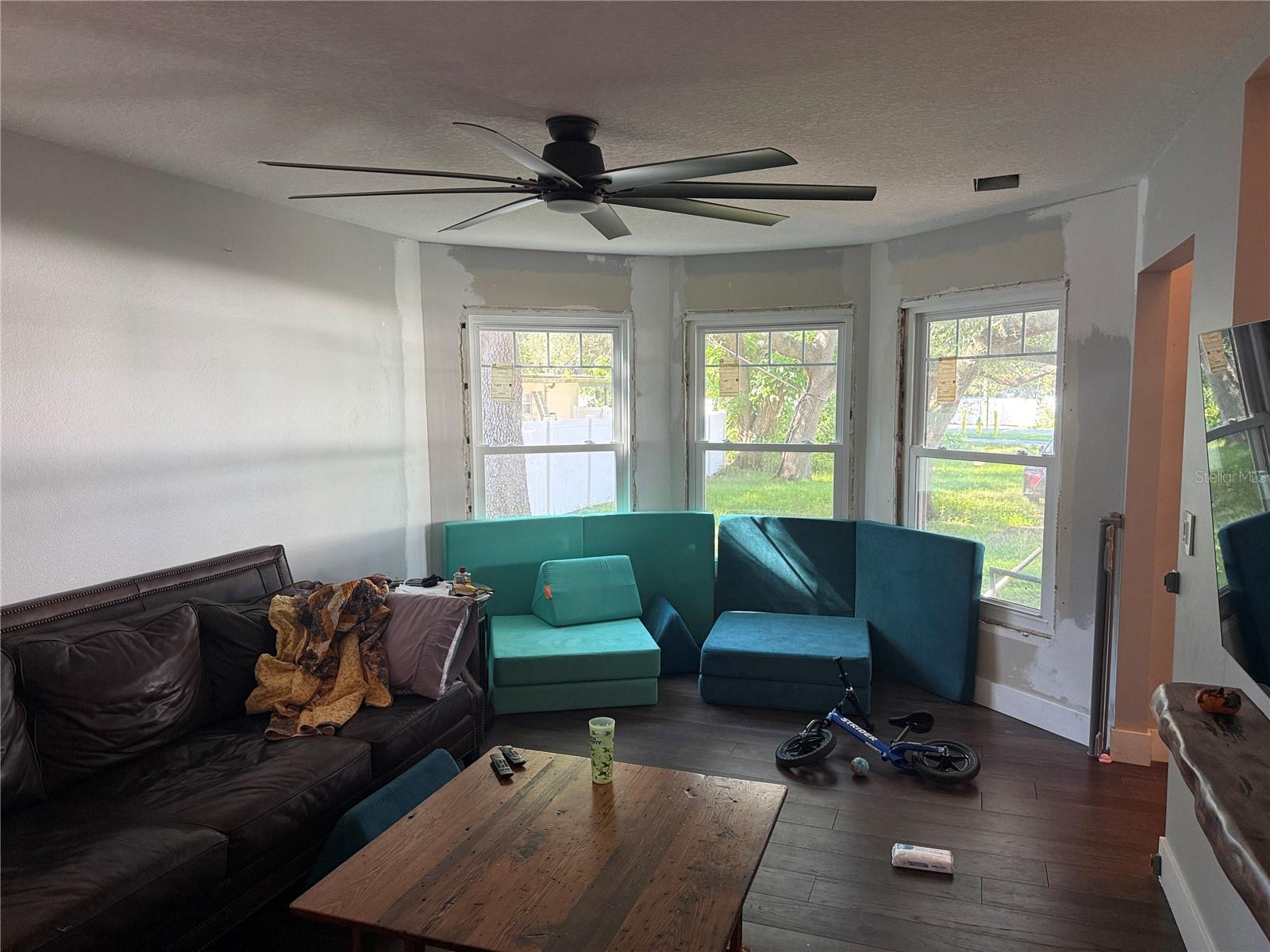 6210 S HIMES AVE — photo 33