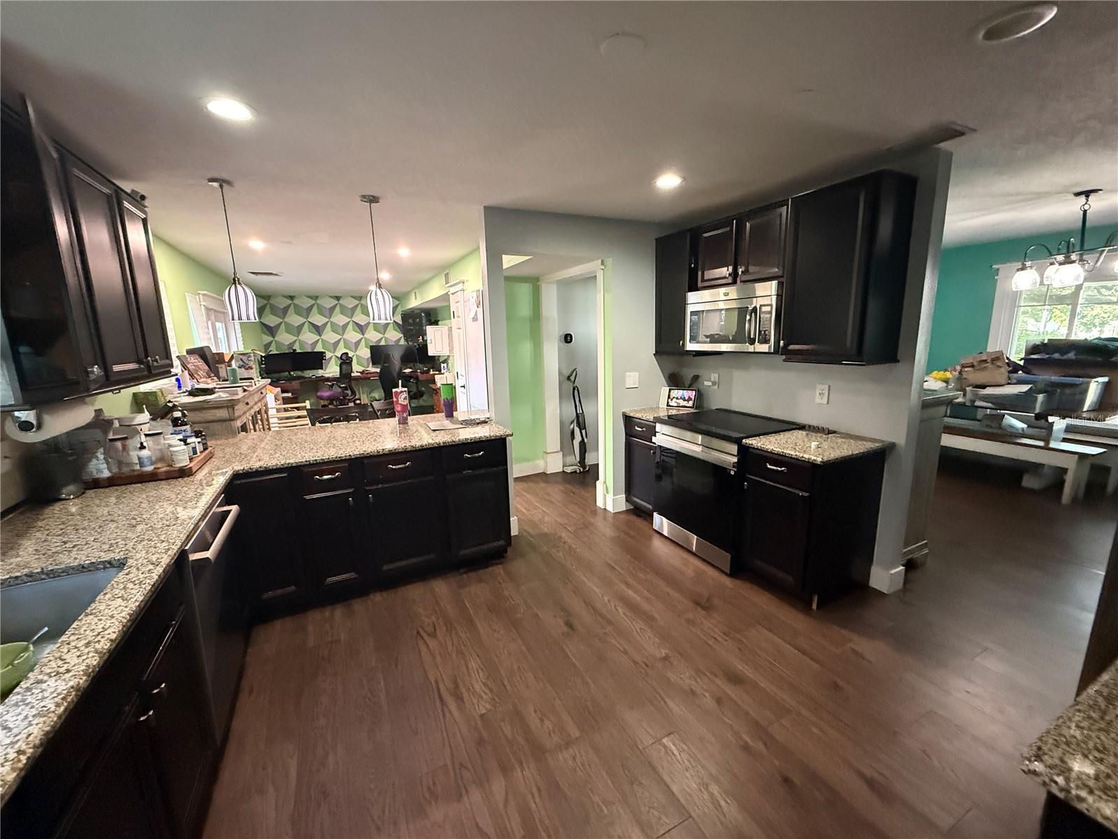 6210 S HIMES AVE — photo 28