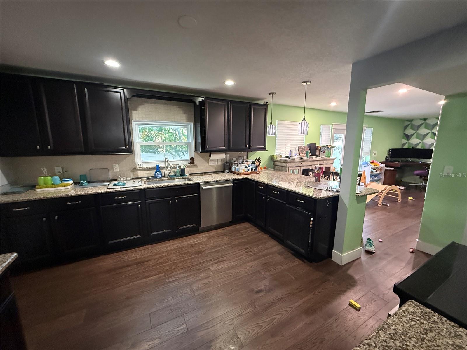 6210 S HIMES AVE — photo 24