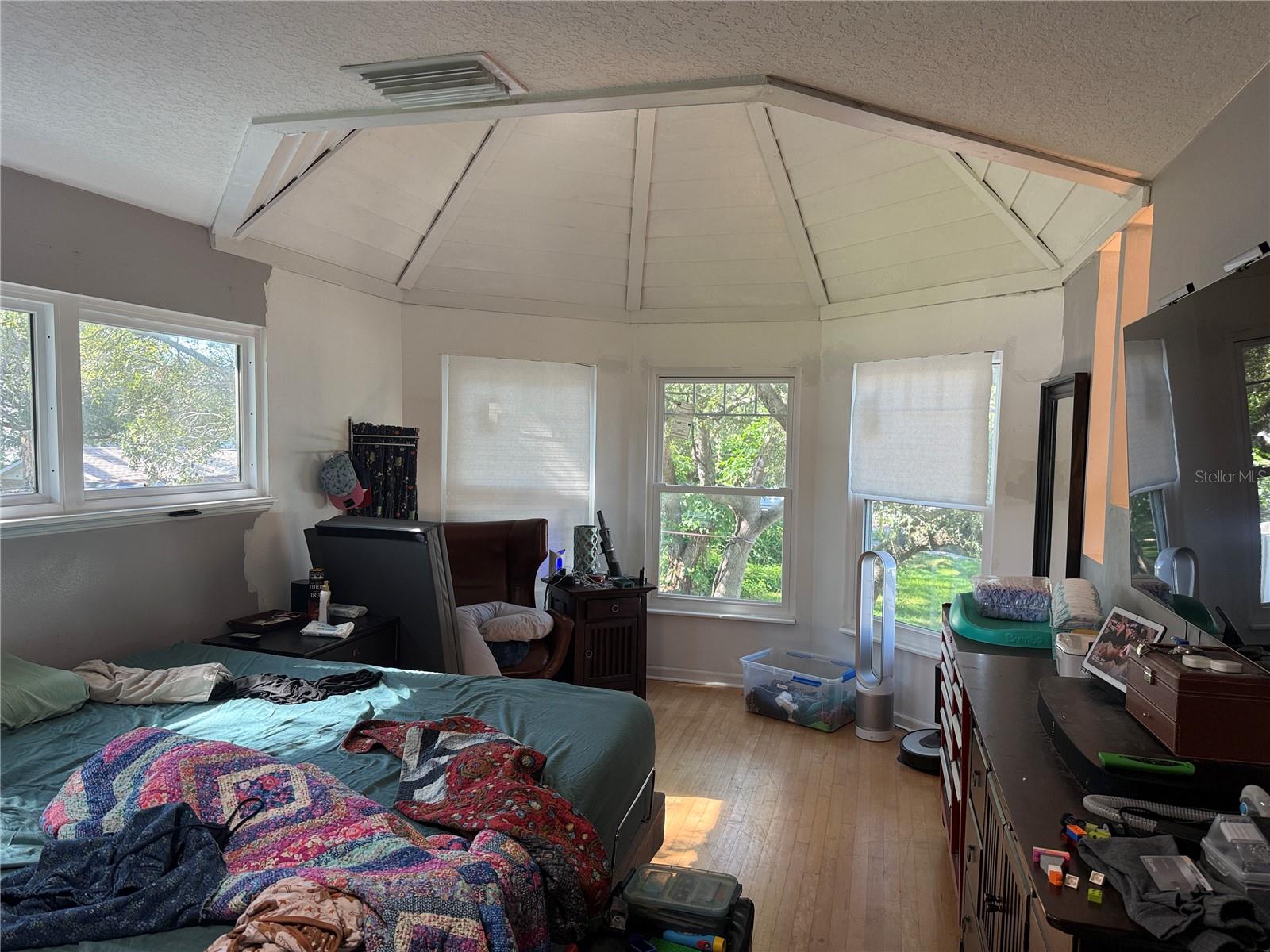 6210 S HIMES AVE — photo 53