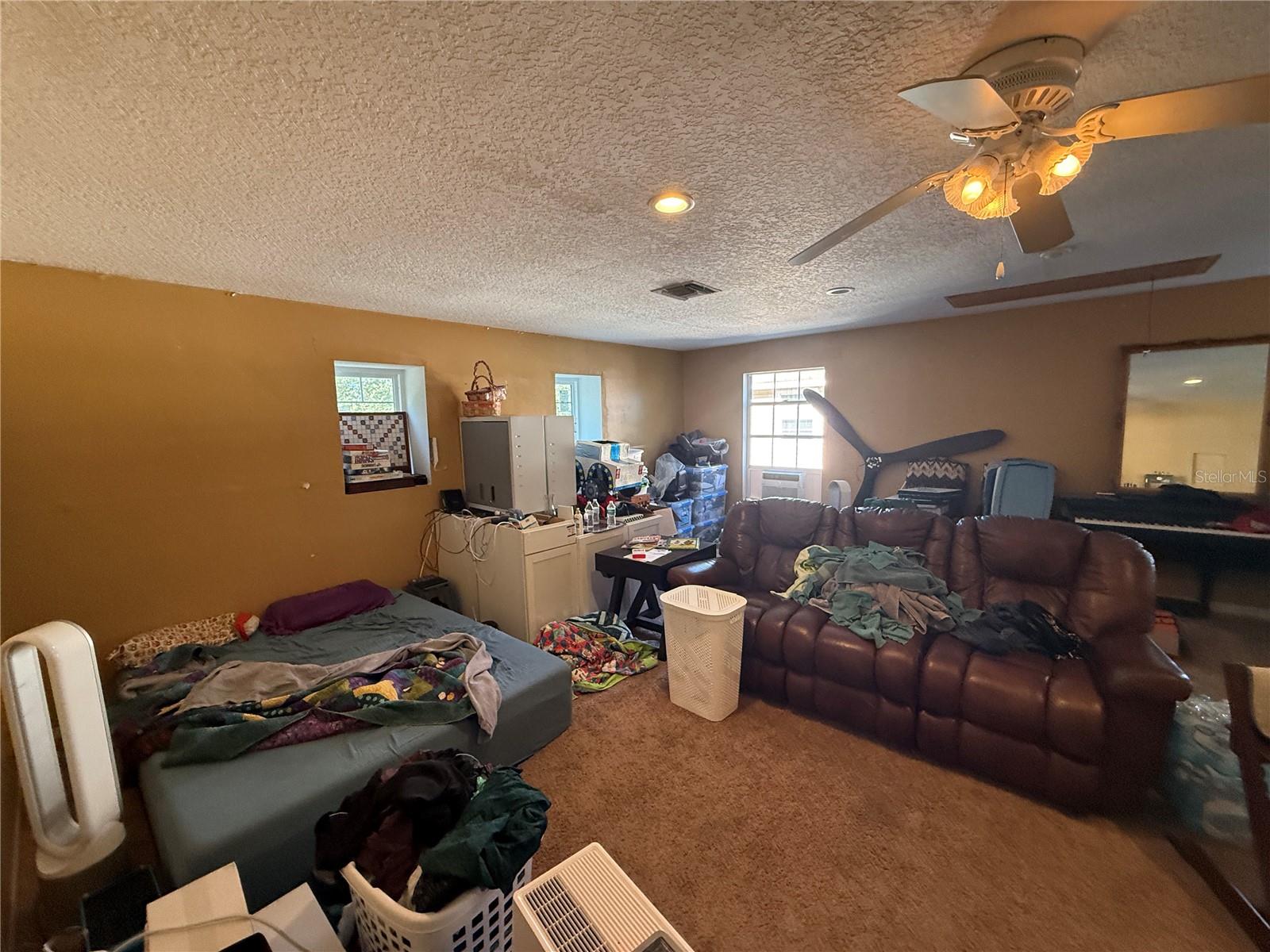 6210 S HIMES AVE — photo 37
