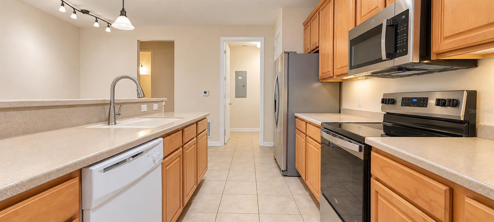 7903 SEMINOLE BLVD #2105 — photo 13