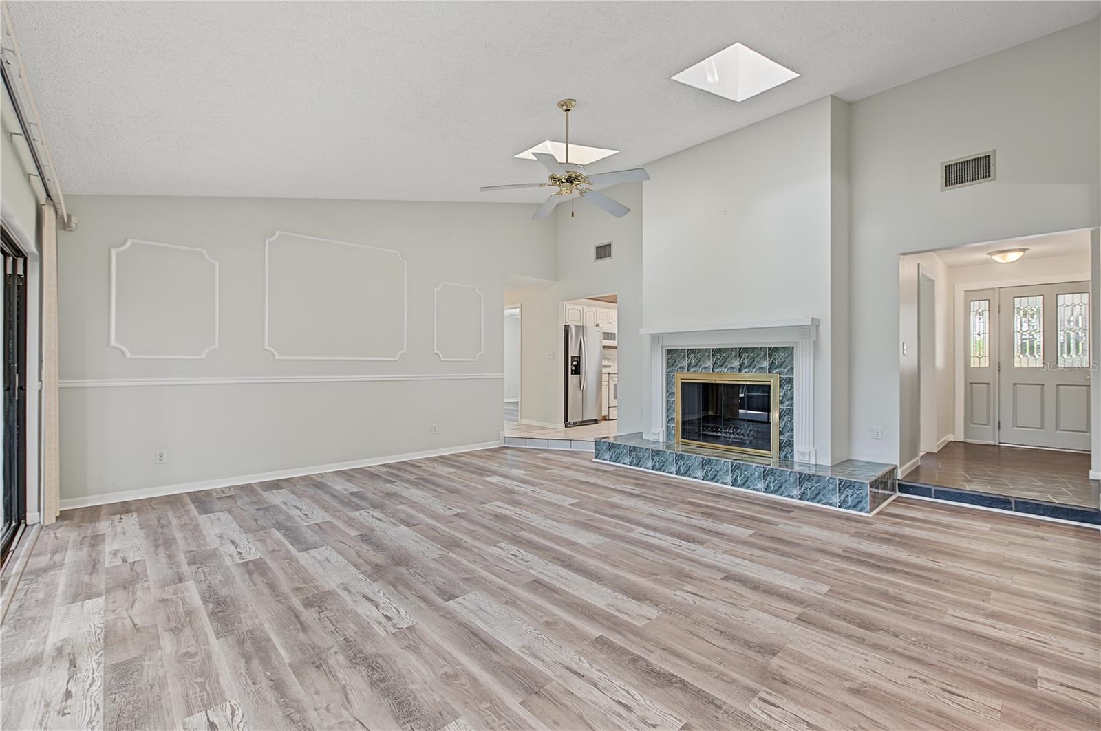 730 ROLLING HILLS DR — photo 12