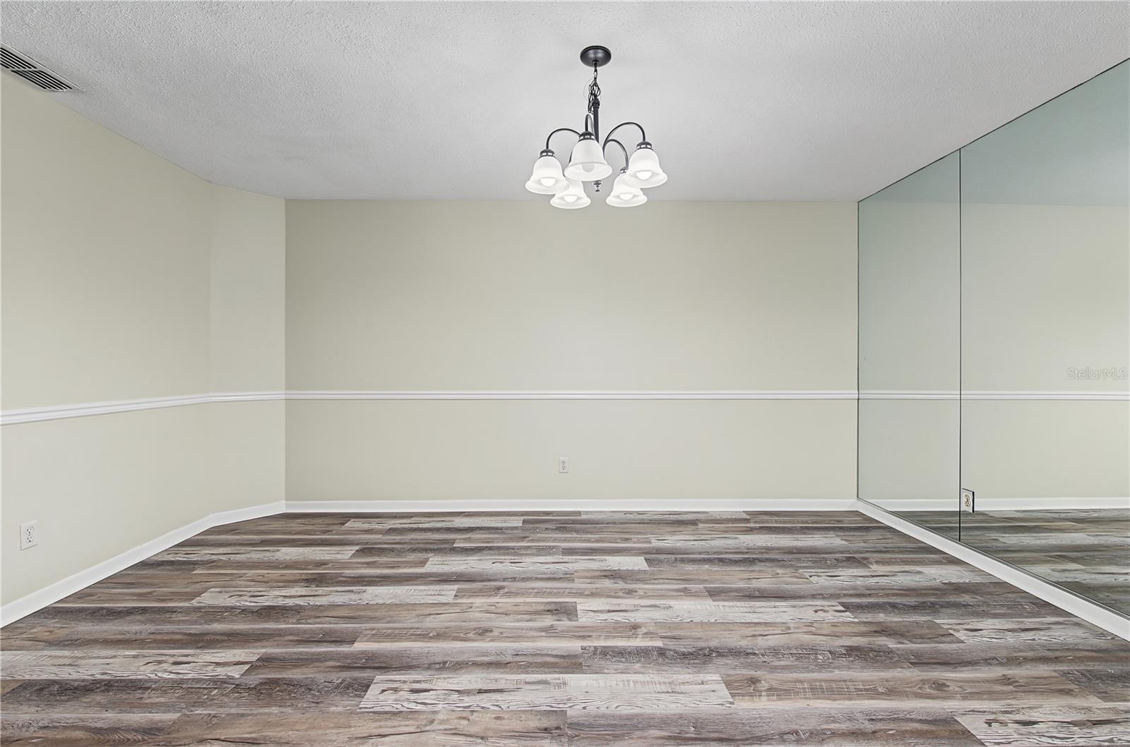 730 ROLLING HILLS DR — photo 18