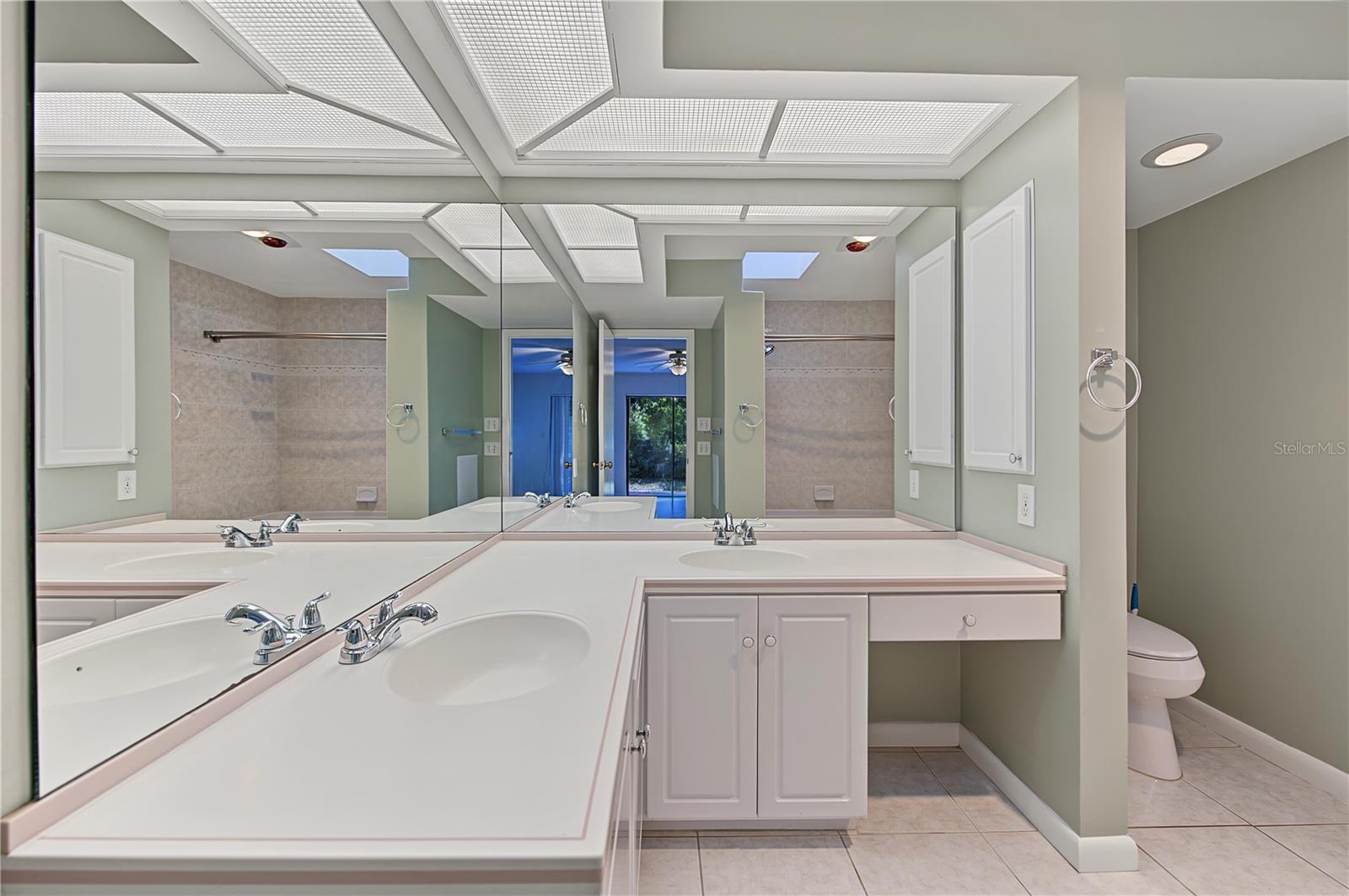 730 ROLLING HILLS DR — photo 22