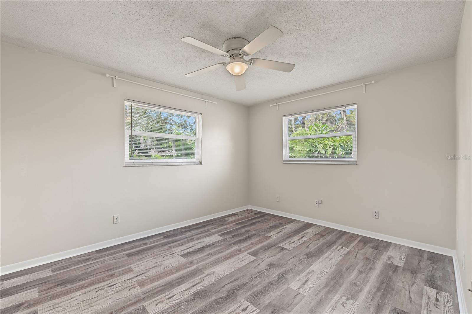 730 ROLLING HILLS DR — photo 26