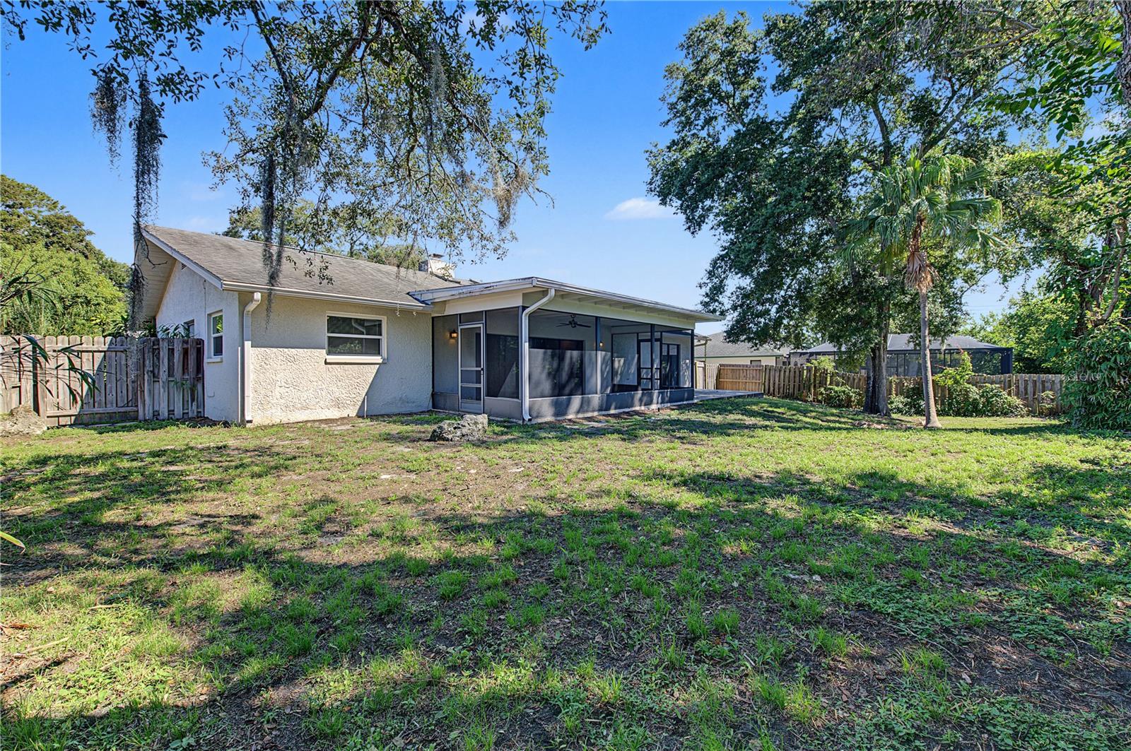 730 ROLLING HILLS DR — photo 35
