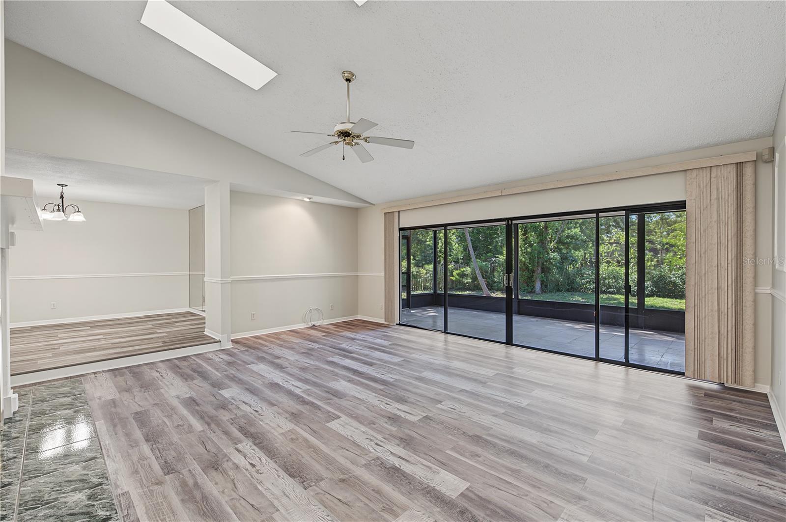 730 ROLLING HILLS DR — photo 14