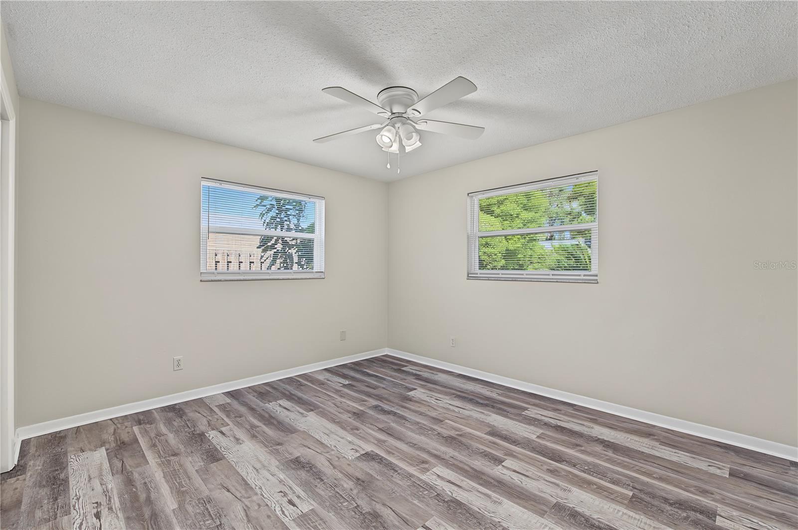 730 ROLLING HILLS DR — photo 27