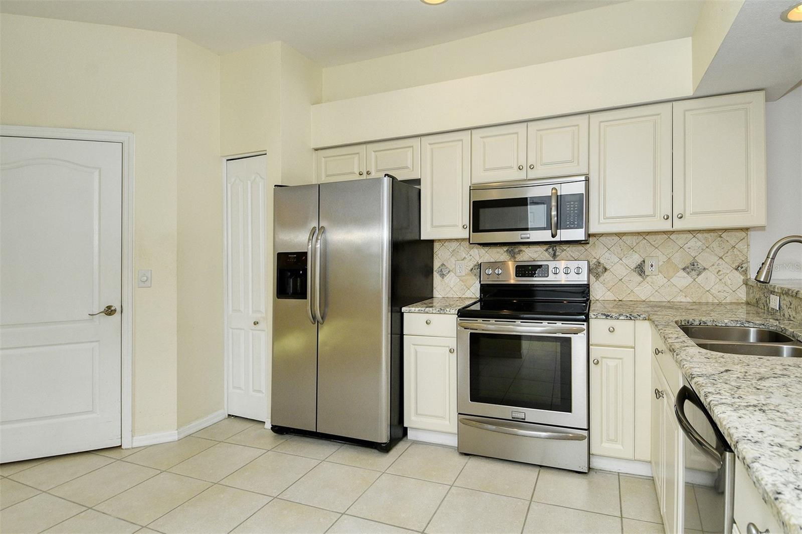 5126 BLUE ASH AVE — photo 18