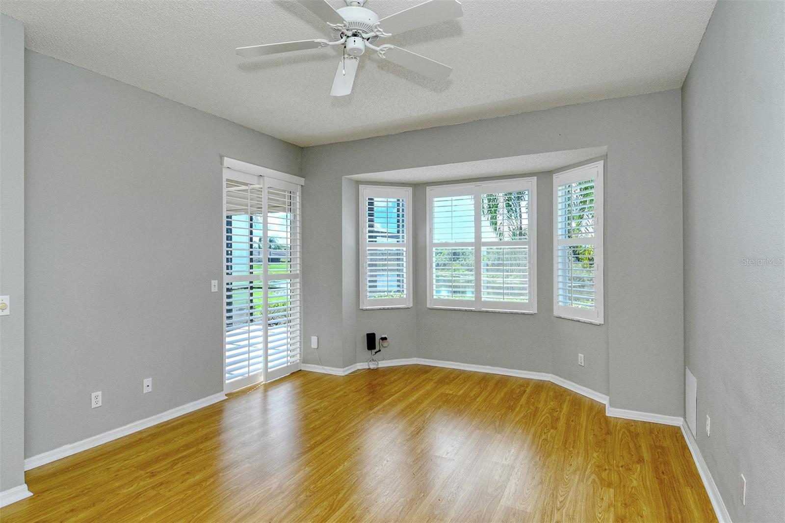 5126 BLUE ASH AVE — photo 24