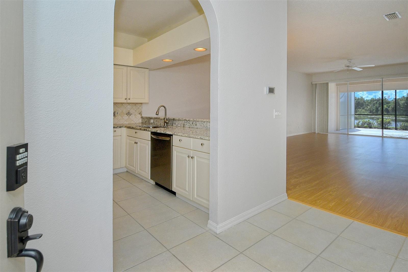 5126 BLUE ASH AVE — photo 7
