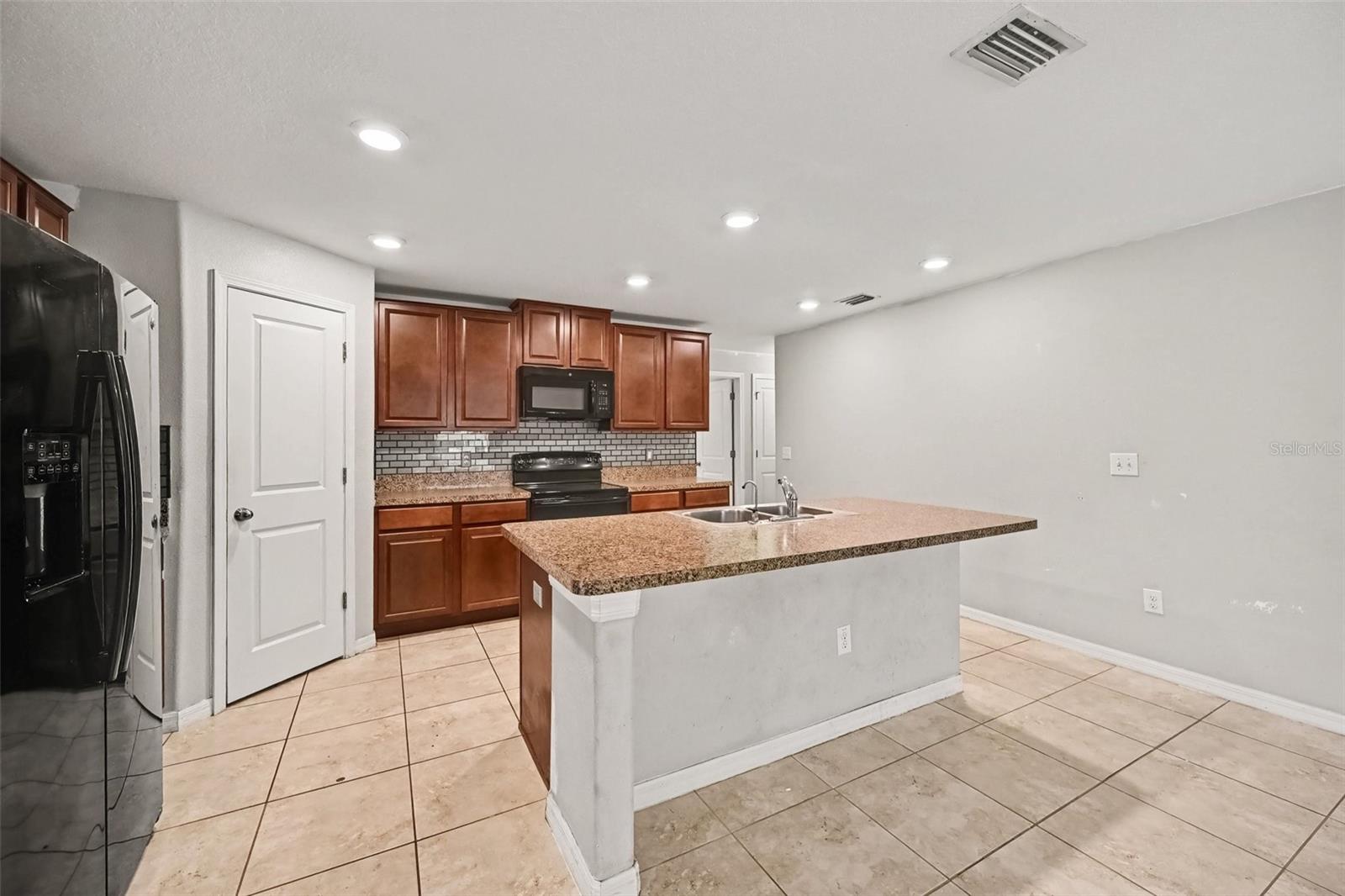 1501 CLIMBING DAYFLOWER DR — photo 10