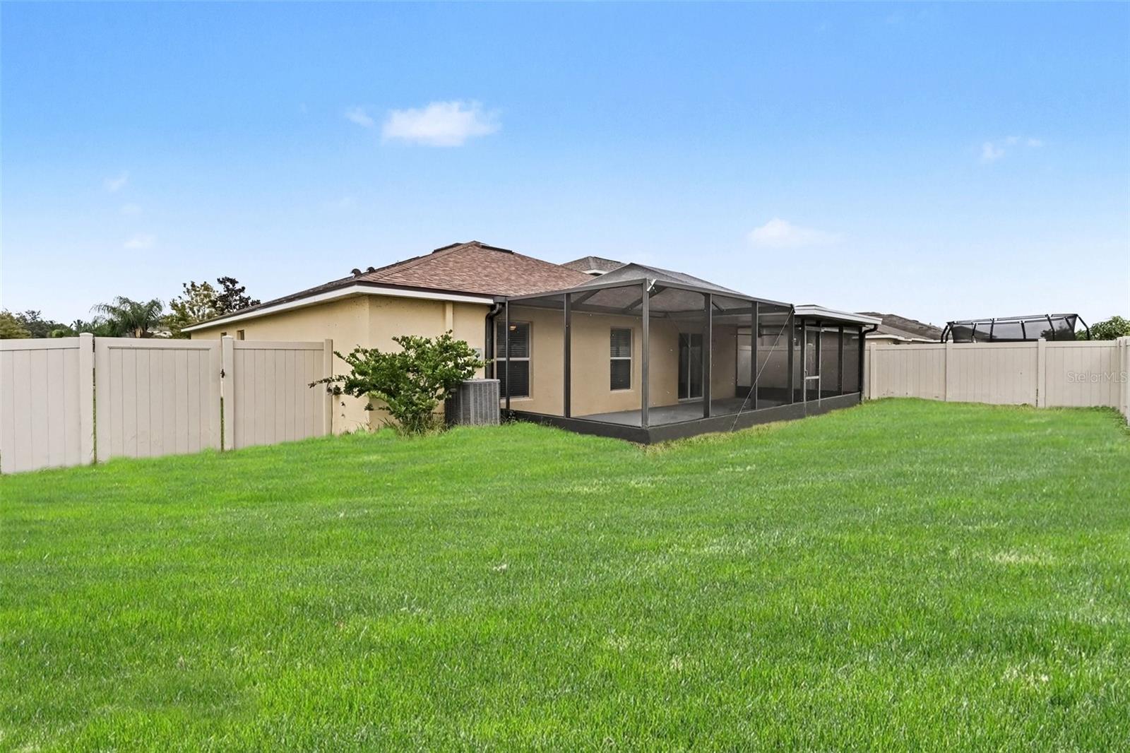 1501 CLIMBING DAYFLOWER DR — photo 32