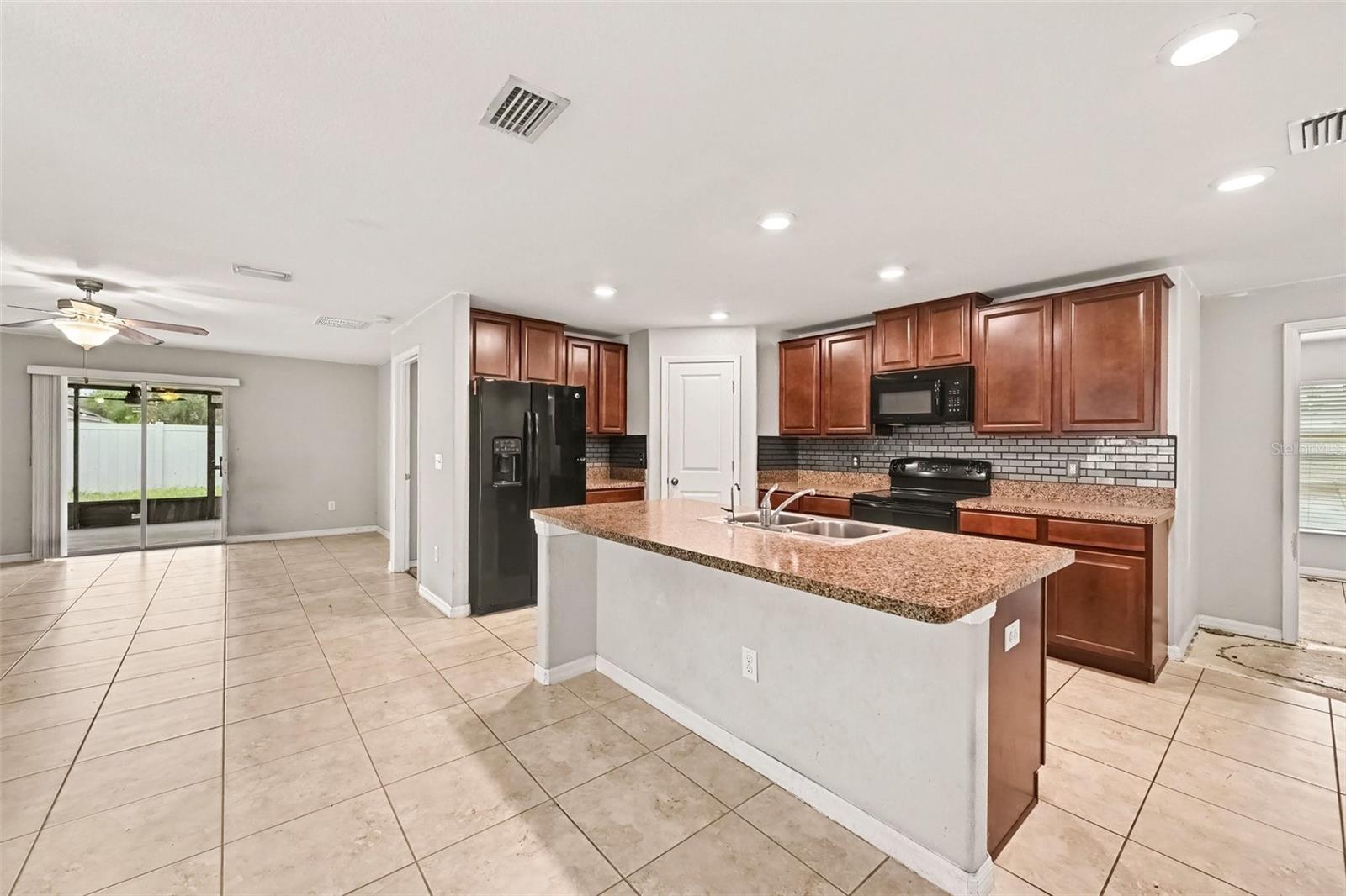 1501 CLIMBING DAYFLOWER DR — photo 11