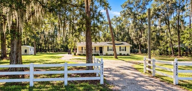 4312 LITHIA PINECREST RD — photo 2