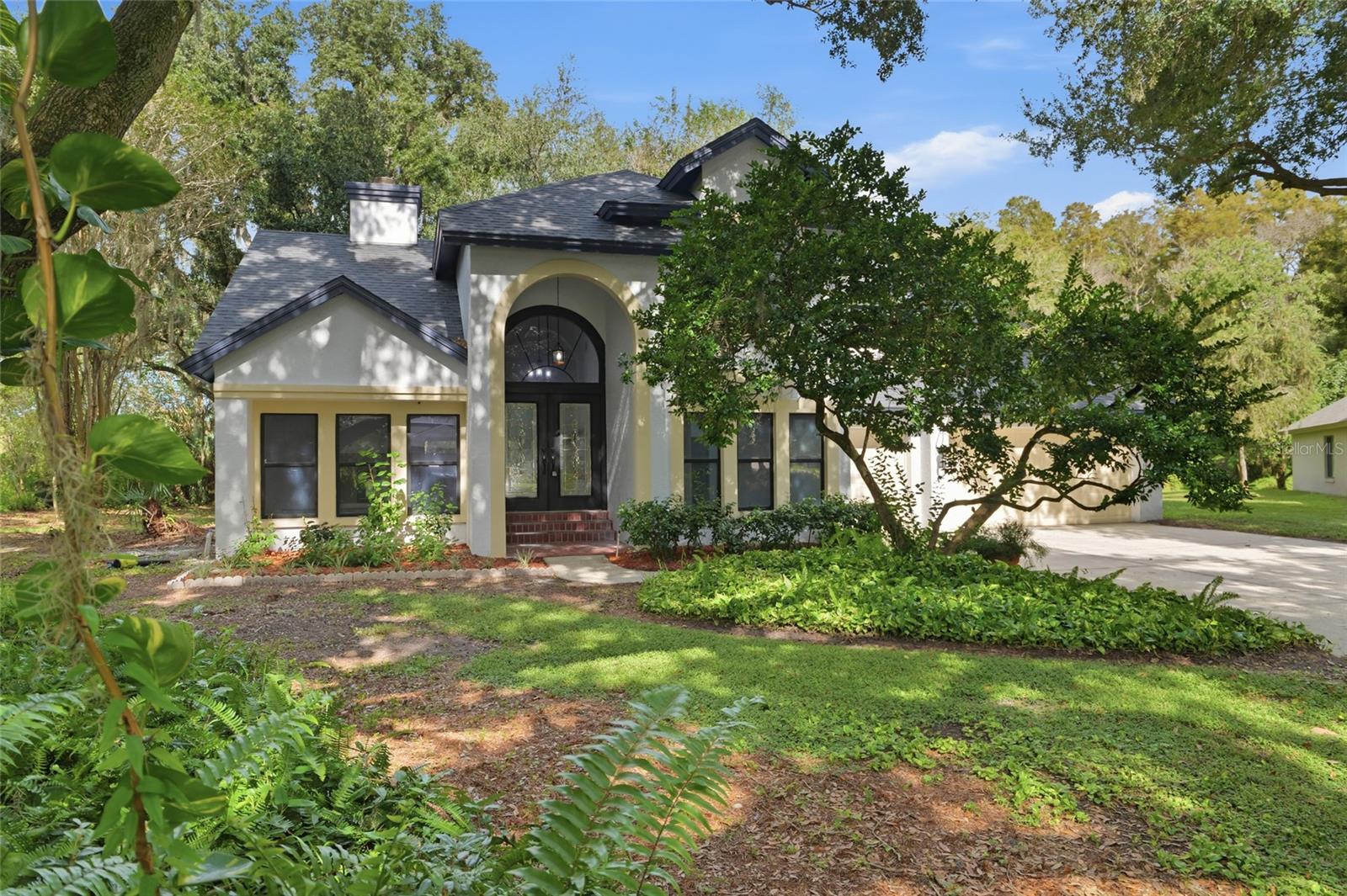6201 GREENWICH DR — photo 2