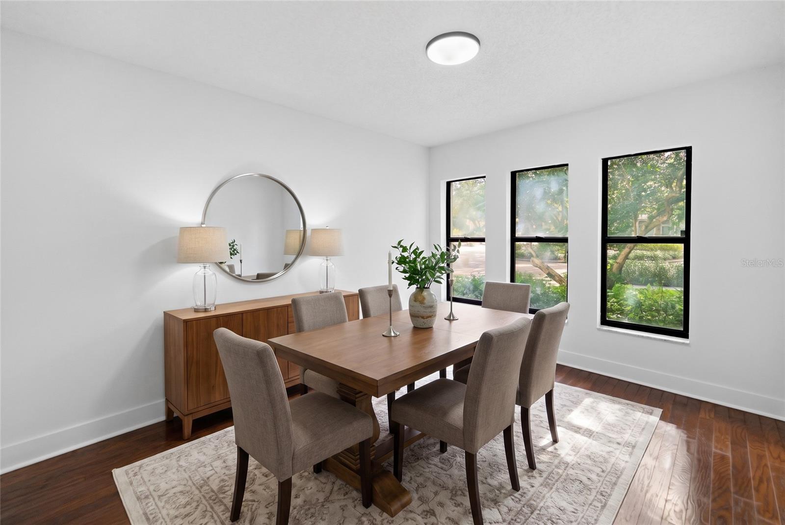 6201 GREENWICH DR — photo 9