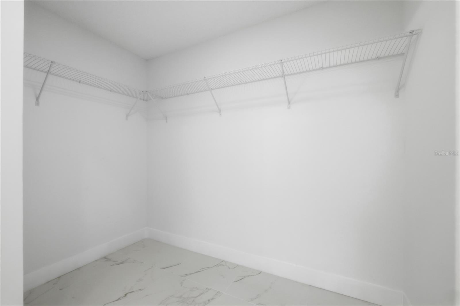 6201 GREENWICH DR — photo 30